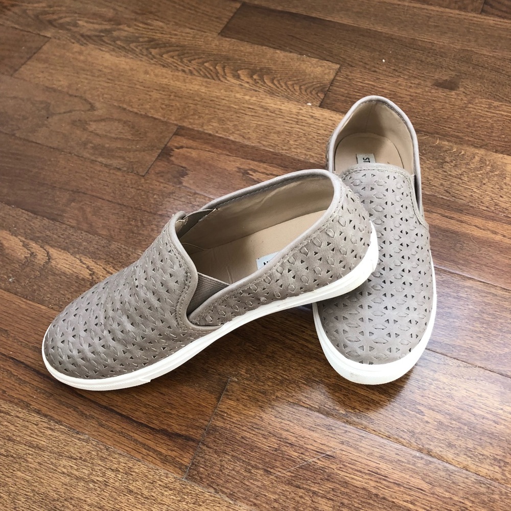Steve Madden slide on shoes